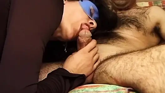 Maskierter arsch der milf, gedehnt, weit tropfende sperma