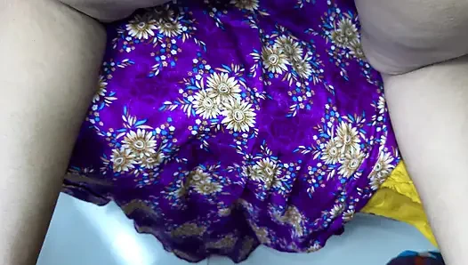 Bangladeşli büyük götlü üvey anne domalarak sikiliyor