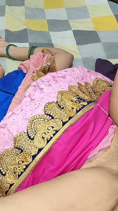 Komal Bhabhi, let's go quickly, the bride and groom and their husband are waiting to take photos. | Clip 1