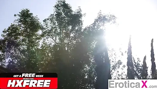 Eroticax - ngentot penuh gairah di rumah baru mereka - si cantik octavia red lagi asik ngentot penuh gairah