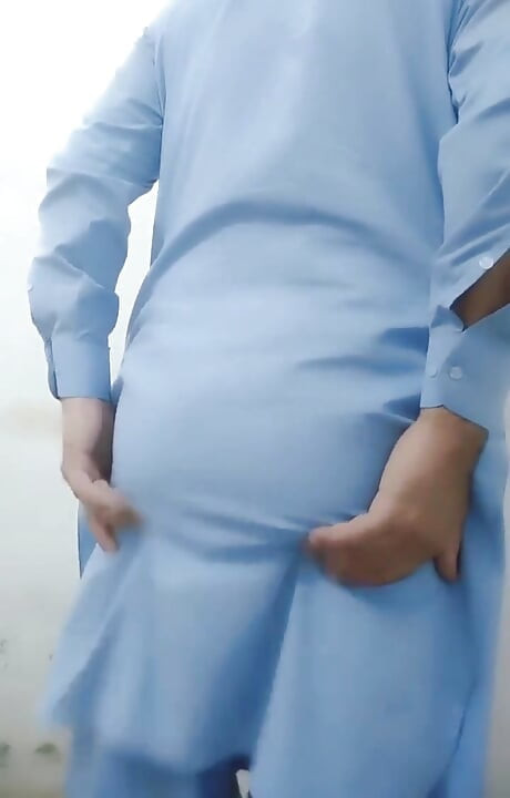Pakistani Desi Shalwar Kamees Boy Show His Beautiful Ass