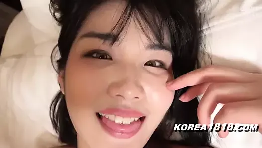 Une Coréenne sexy se fait draguer par un loser japonais