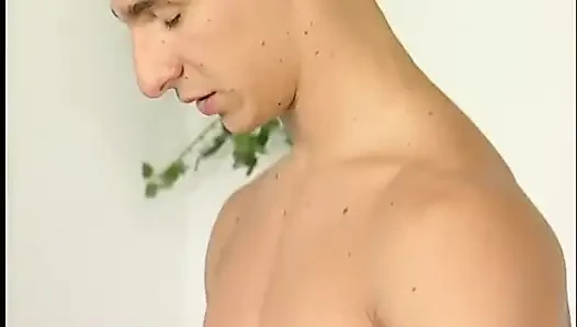 Brünettes teen fickt ihren neuen freund