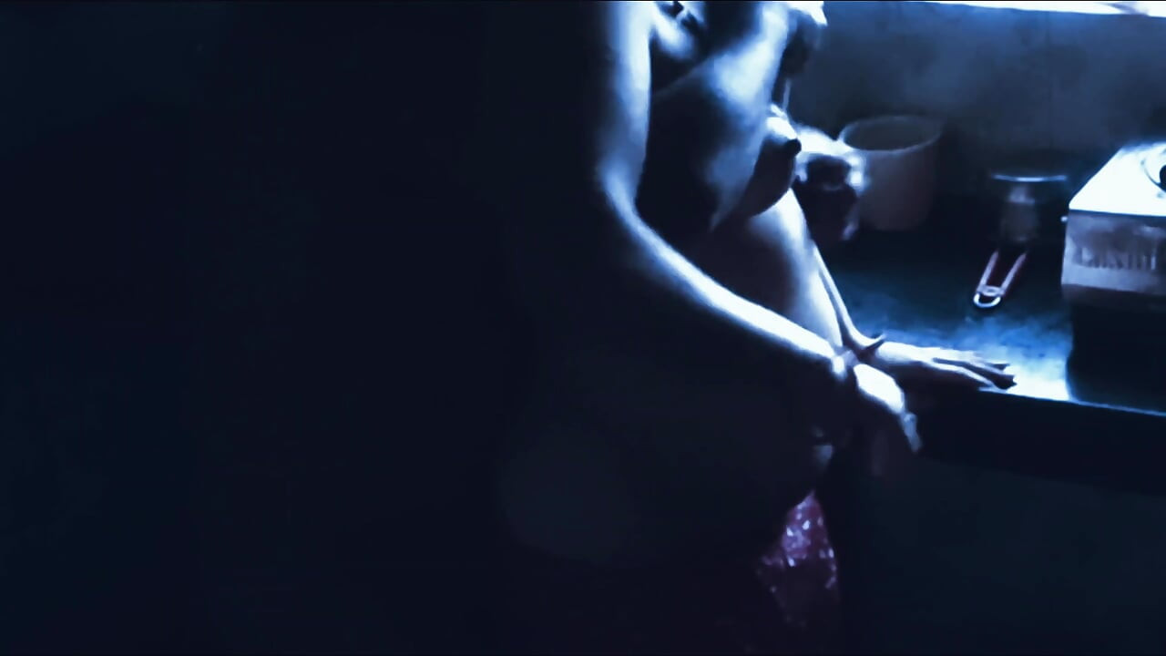 부엌에서 비밀 섹스