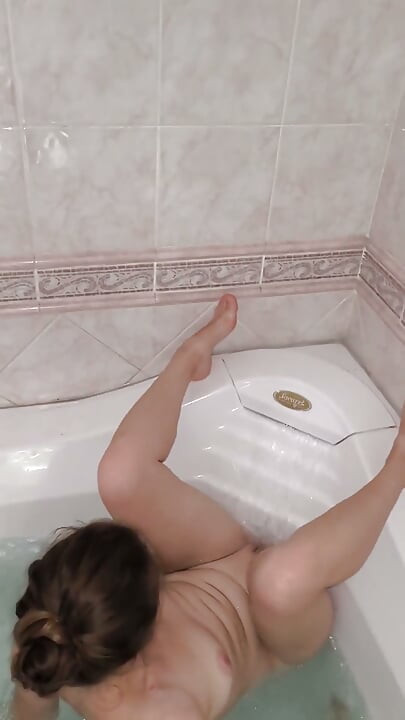 Jacuzzy Princess Wants to Play