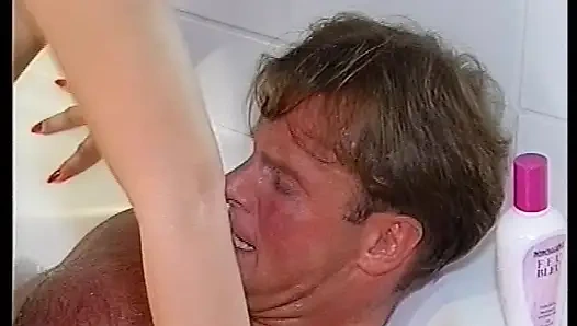 Di Balik Pintu Jerman Kacau Dengan Rajin - Film Lengkap