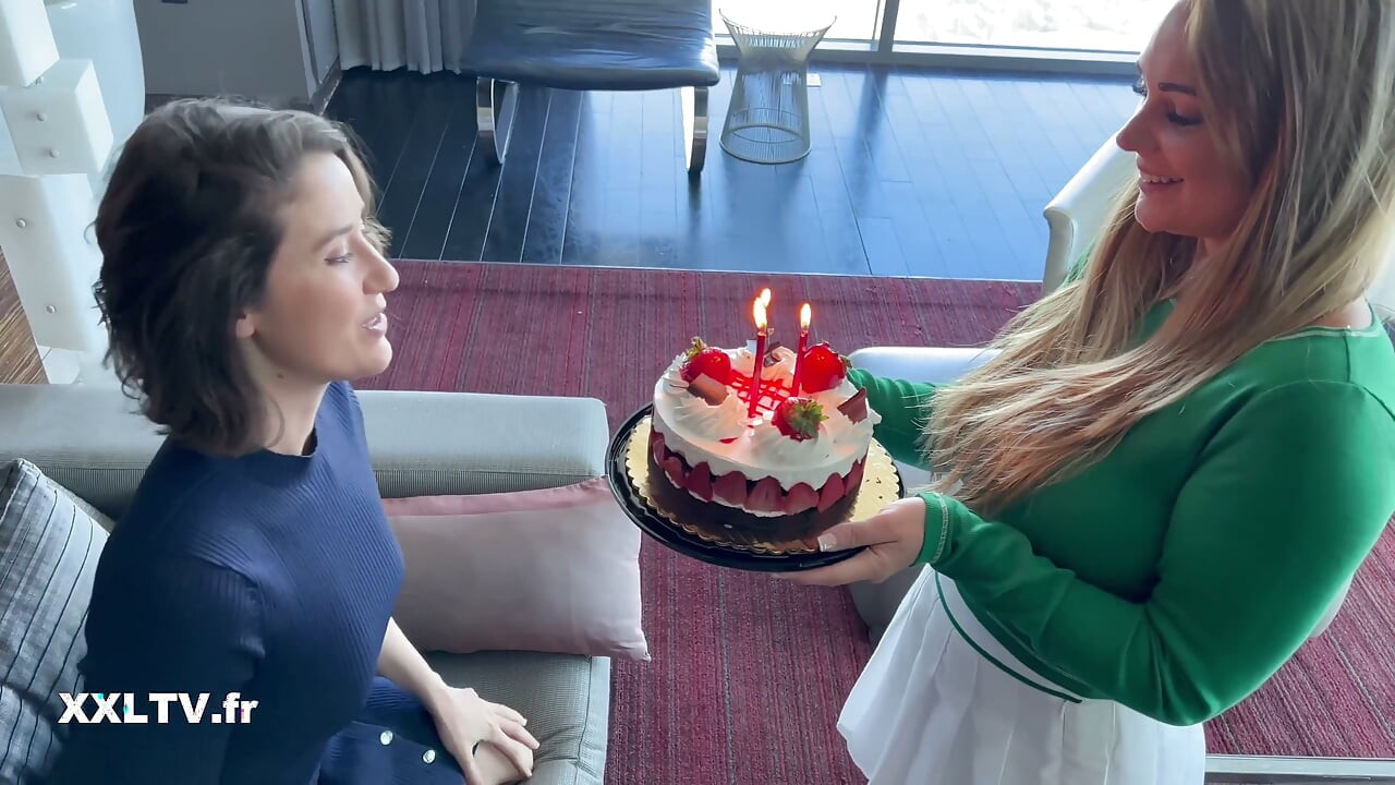 Surpresa de aniversário de Vegas: paixão lésbica