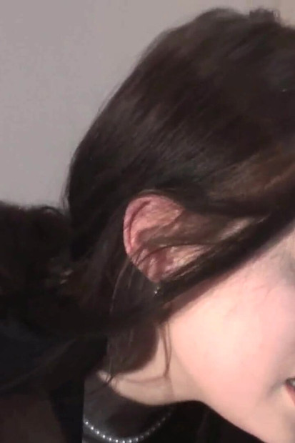 Το πρόσωπο είναι πεσμένο στο έδαφος