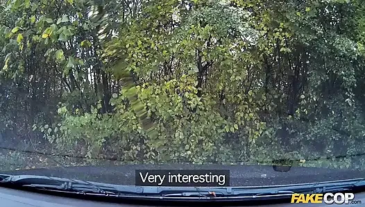 Schmutziger hundetagsnachmittag: seine freundin ist glücklich, die polizei zu ficken!