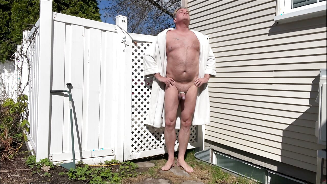 HUNK DADDY BEAR NAKED SUNBATHING IN THE VERANDA 1