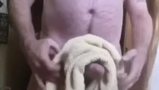 Sarı banyo havlumla banyomda