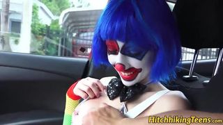 Mikayla Mico занимается хардкорным сексом на улице