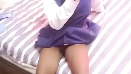 Heiße 18-jährige teen schlampe lutscht vibrator