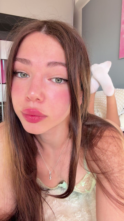 ASMR Soft Lip Kisses In Lingerie So You’ll Come Closer
