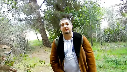 Ben boşalana kadar izleyici tarafından sert sikildim