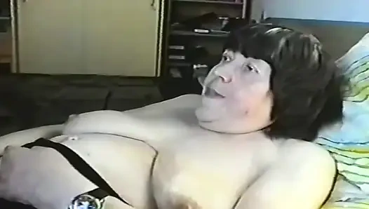 Nine oyuncaklarla doluyor