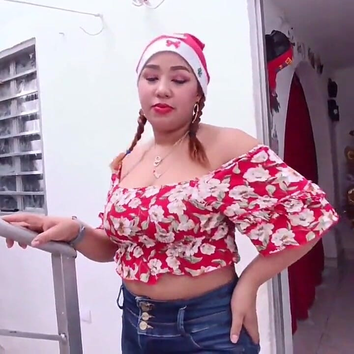 Hot Stepmom Ejaculates on Her Stepsons Cock During Christmas