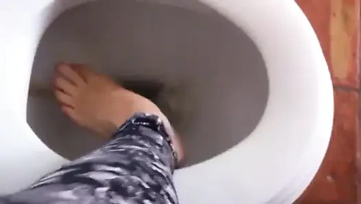 Pee!! Wanna See My Wet Pussy?
