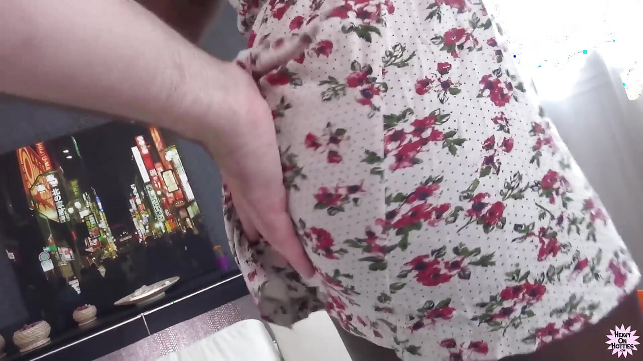 Ebenholzgöttin fickt selten mit molligem meister