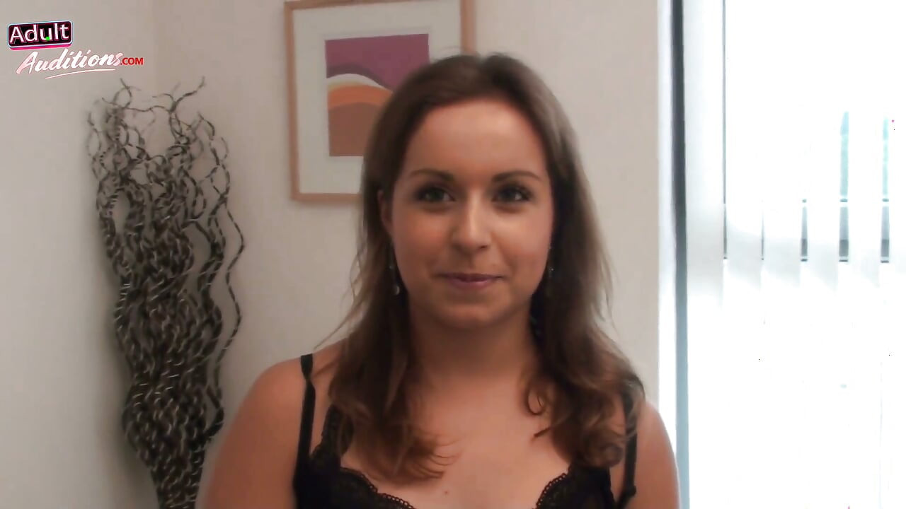 Britská Foxy Ella Pornstar