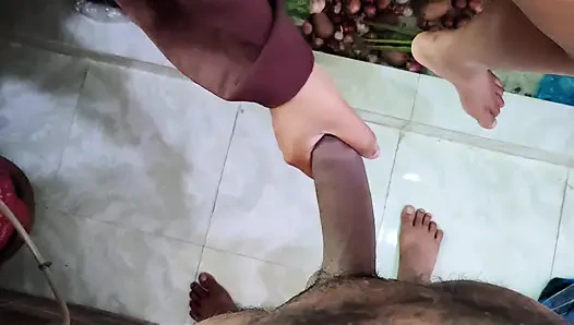 Indian hijabi stepmom fuck by stepson in the kitchen Desi xxx