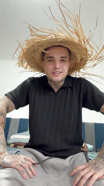 Gifted hillbilly wants to screw a