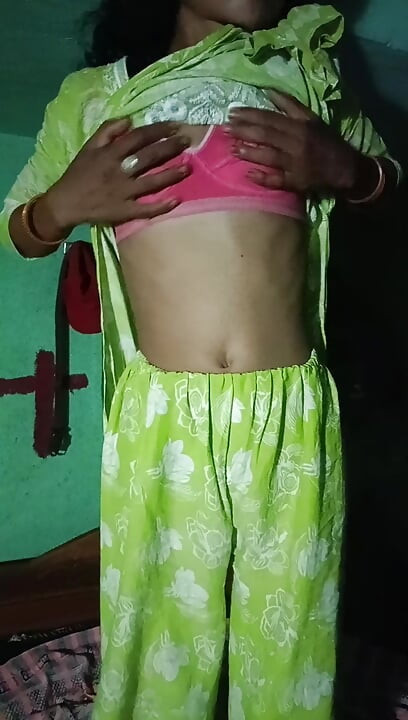 Desi girl hard beautiful chut