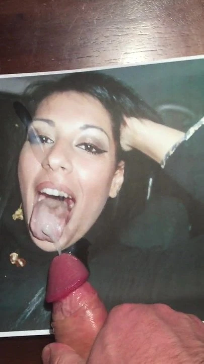 Tribute cum in open mouth