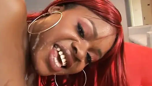 Beyaz adam siyah amcık için can atıyor