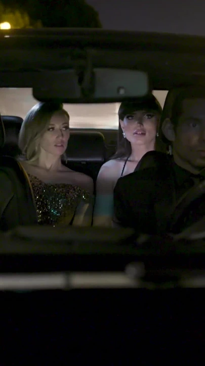 Transfixed - Natalie Mars和Riley Reyes在深夜中出伦德斯探索他们的欲望