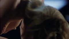 Kathleen Kinmont în film erotic Scara corporativă