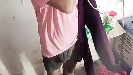 Cewek sange ini lagi asik nyepong kontol sambil nyepong kontol dan ngisap toketnya sambil duduk di kontolnya sambil berbaring lurus - audio bahasa india