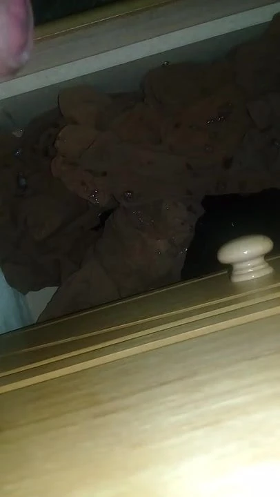 Me corro en las pantimedias de mi hermanita