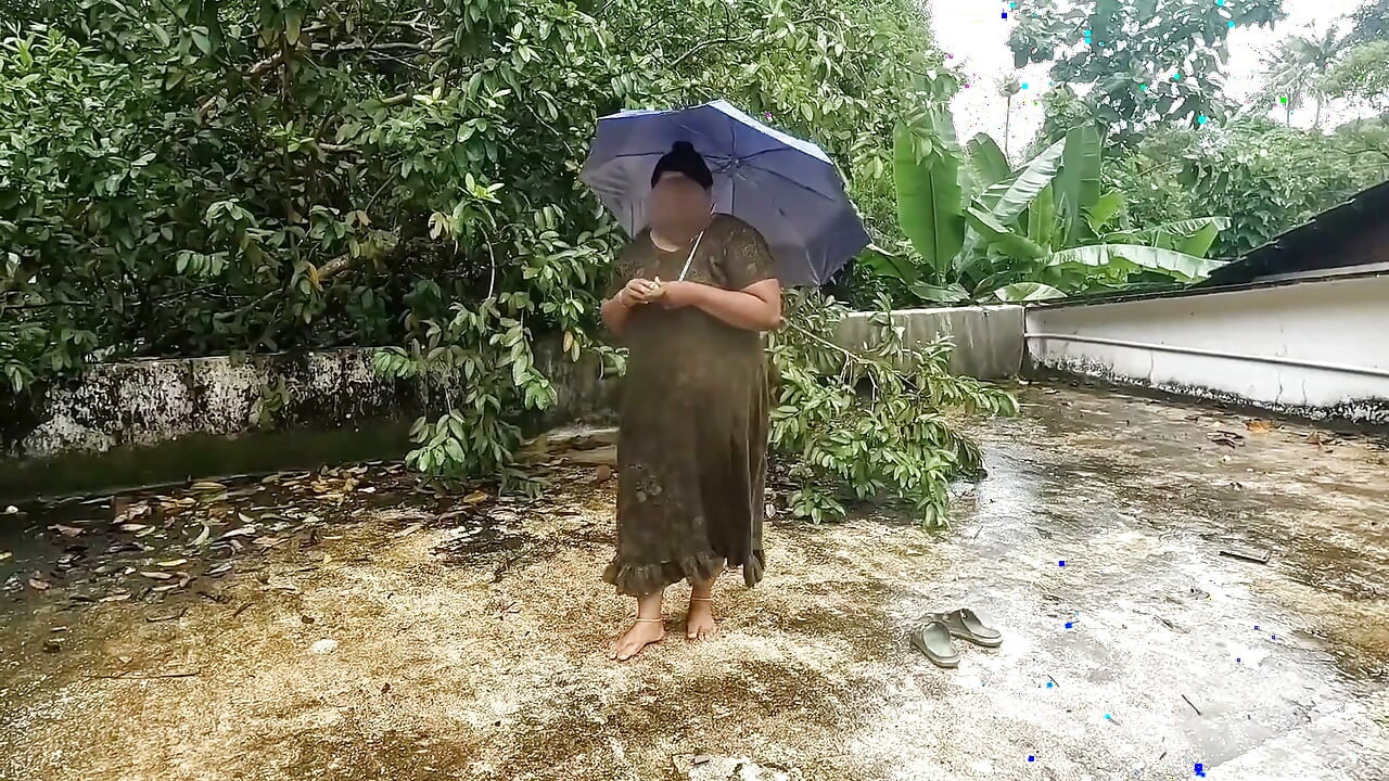 Beautiful Chubby Girls Getting Naked in Rain Outdoor. Big Boobs and Ass Exposed in Public