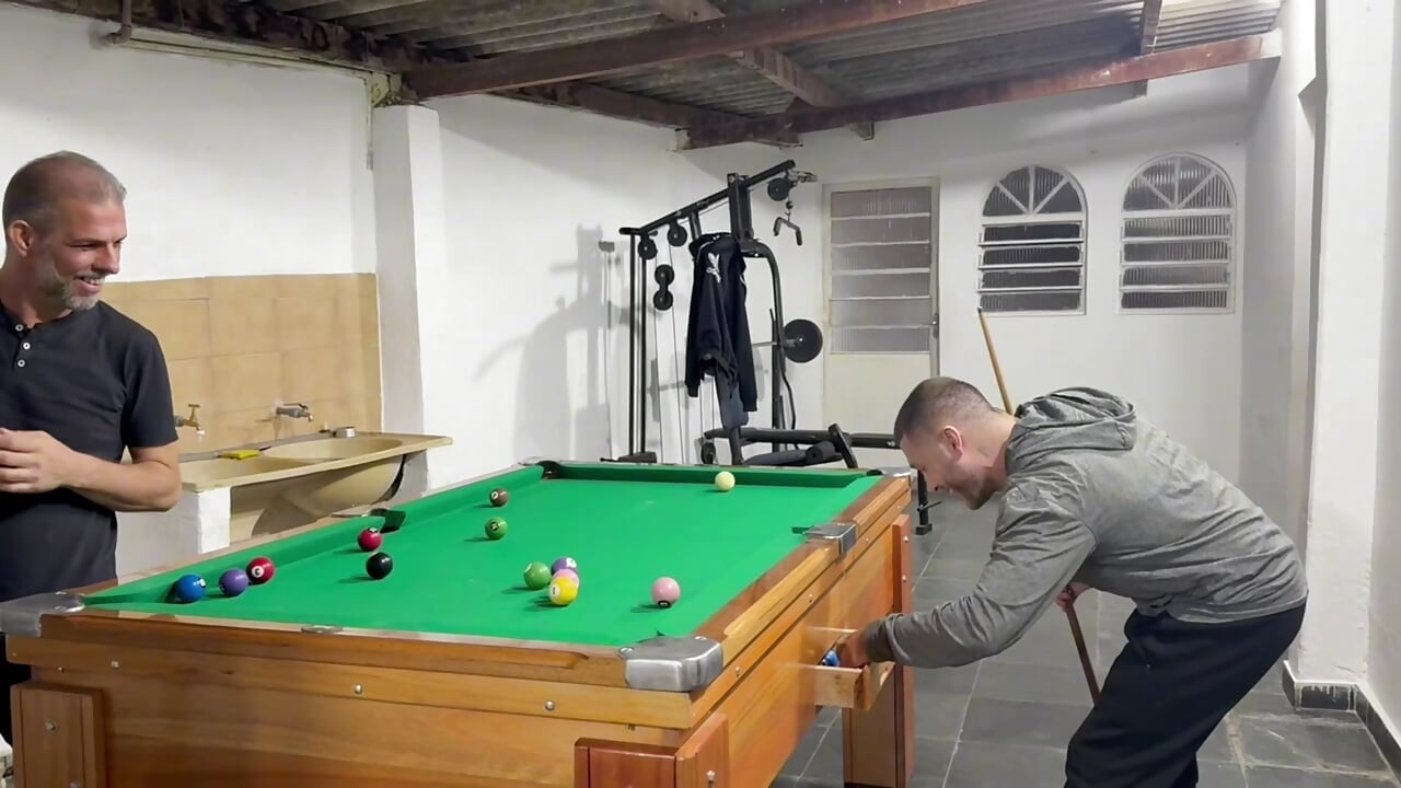 Sr Carmona and Victor Ferraz playing naked billiards