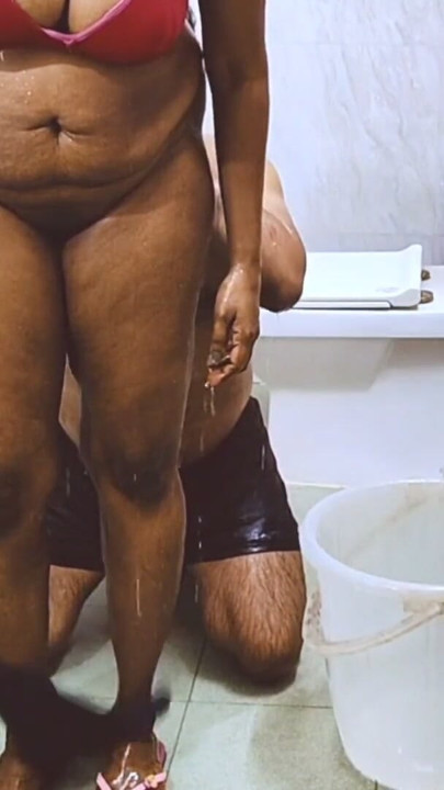 Indian Tamil Girl In Hotel Bathroom Sex With Room boy. | Clip 1