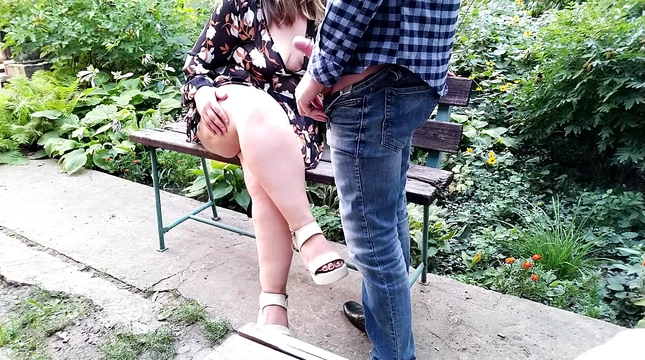 Gorgeous MILF gets cum on her wonderful bare legs