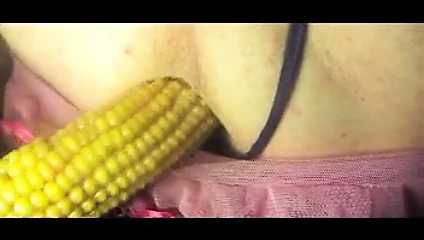 Travesti kadın kılıklı anal oyuncak yapay penis naylon iç çamaşırı