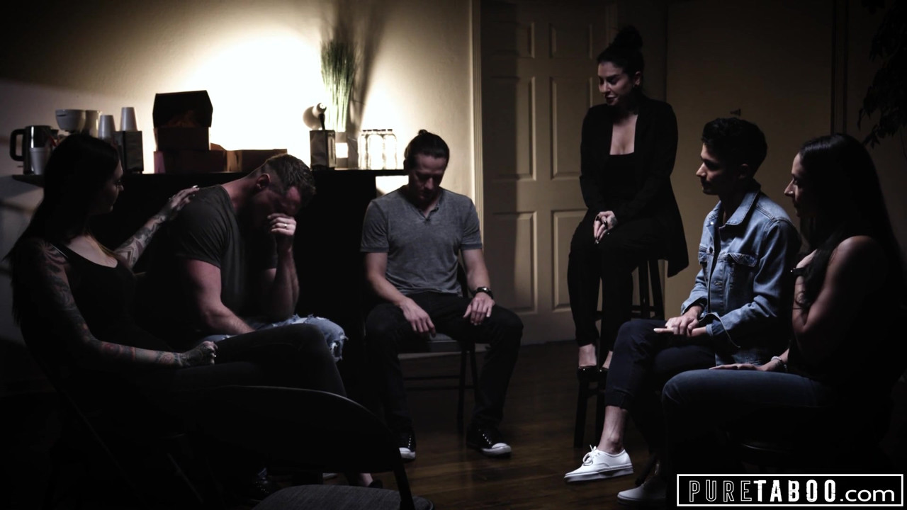 純粋なタブー、セクシートランスガールが悲しみの男をやる