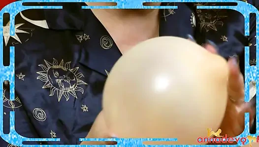 Ngentot memek sempitku dengan mainan seks favoritku