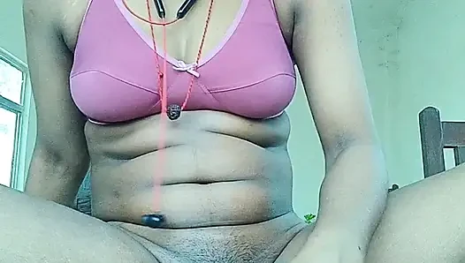 Desi lady harder fucking his pussy in a room