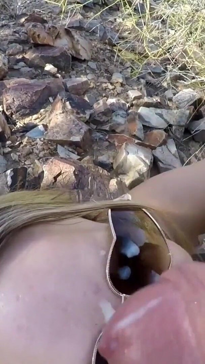 Επική στιγμή από το "Outdoor Facial and Bent Over Couch for TWO Cumshots"