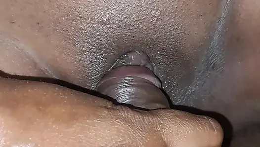 Adikku lagi asik pulang dari pesta ulang tahun