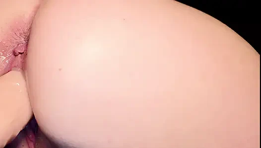 Немецкая мачеха любит насаивать на ее хуй