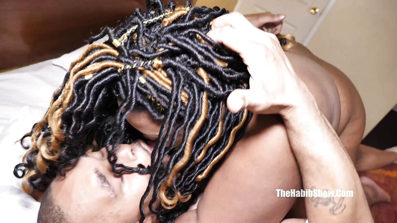 Full Vid.... เย็ดครั้งแรกของ redzilla กับแฟนสาวสวยตัวใหญ่