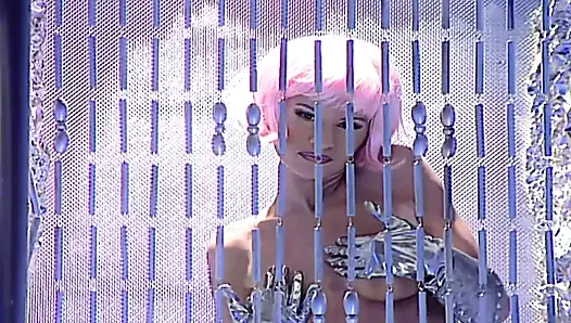 Pantat bahenol dua model gila ini didobel penetrasi sama kontol besar sampai lubangnya menganga lebar