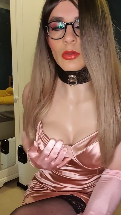 Senzualni rajski saten i najlon san, osjećam se kao glamurozna koju želiš dodirnuti, zar ne