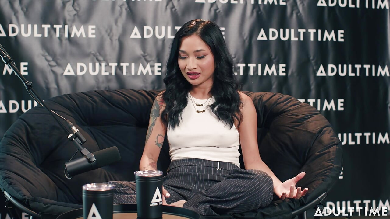 Avery Black Dry Humping, True Crime, & Directing VR Corn | the Adult Time Podcast