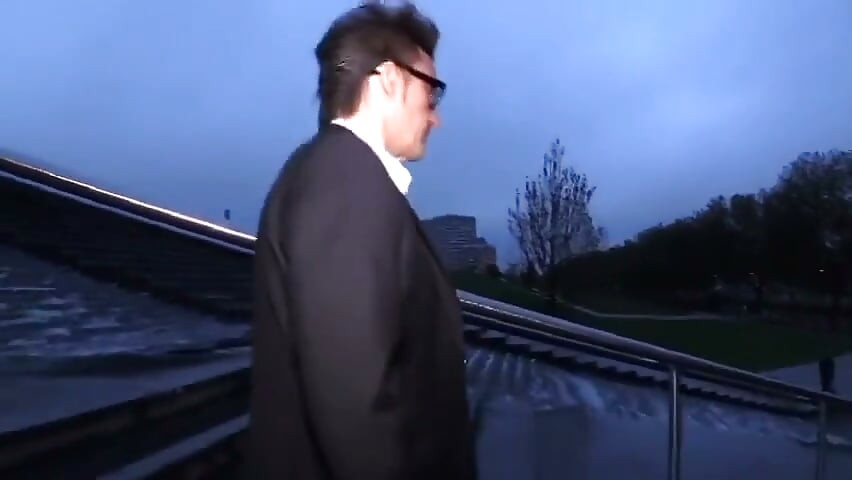Přirozená blondýna z ulice