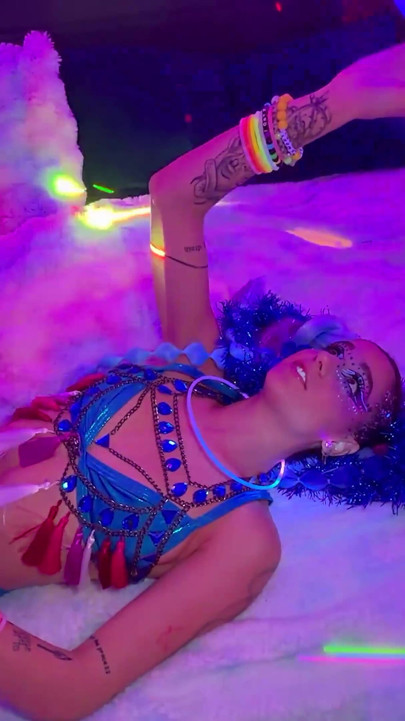 Rave Girl Madison Steel Spreads Her Legs for the Dj’s Dick!